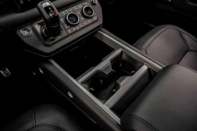 2025 Land Rover Defender V8 - Photo 33