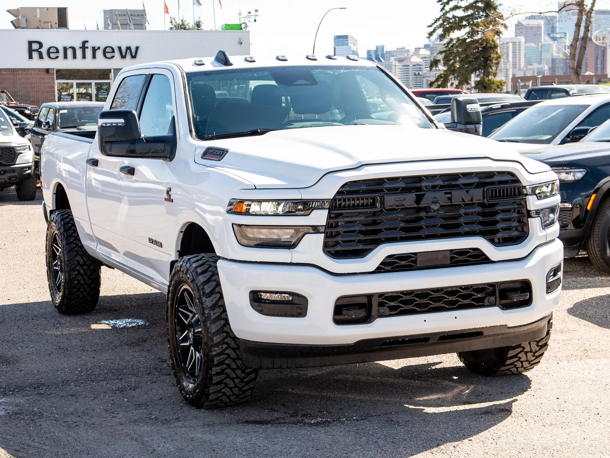 New 2026 White RAM Big Horn*, 35 Inch Tires, 20 Inch Toyos image 8