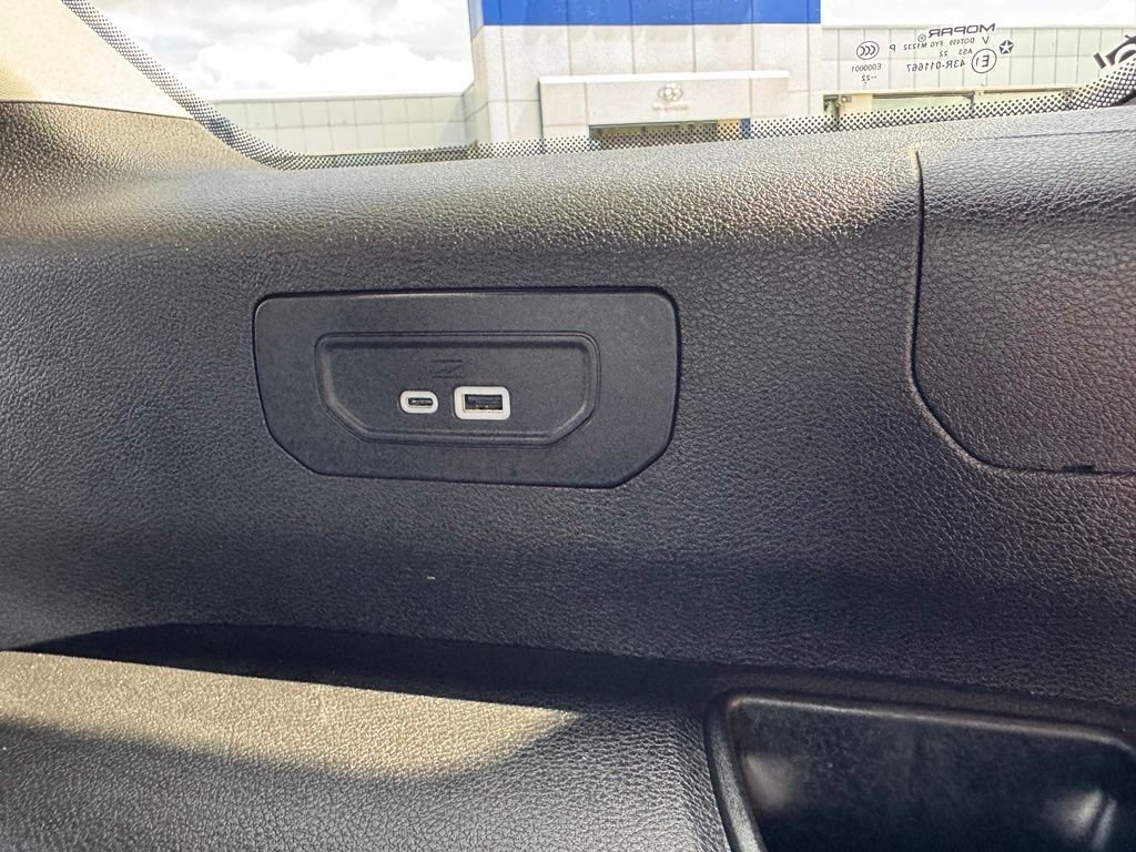 Used 2023 Bright White Clearcoat Jeep Limited image 28