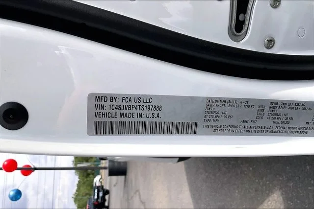 New 2026 Bright White Clear-Coat Exterior Paint Jeep Limited Altitude image 13