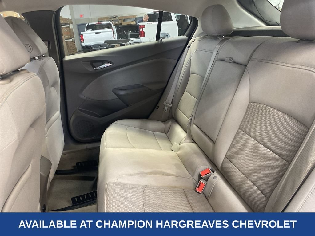 Used 2017 SUMMIT WHITE Chevrolet LT image 33