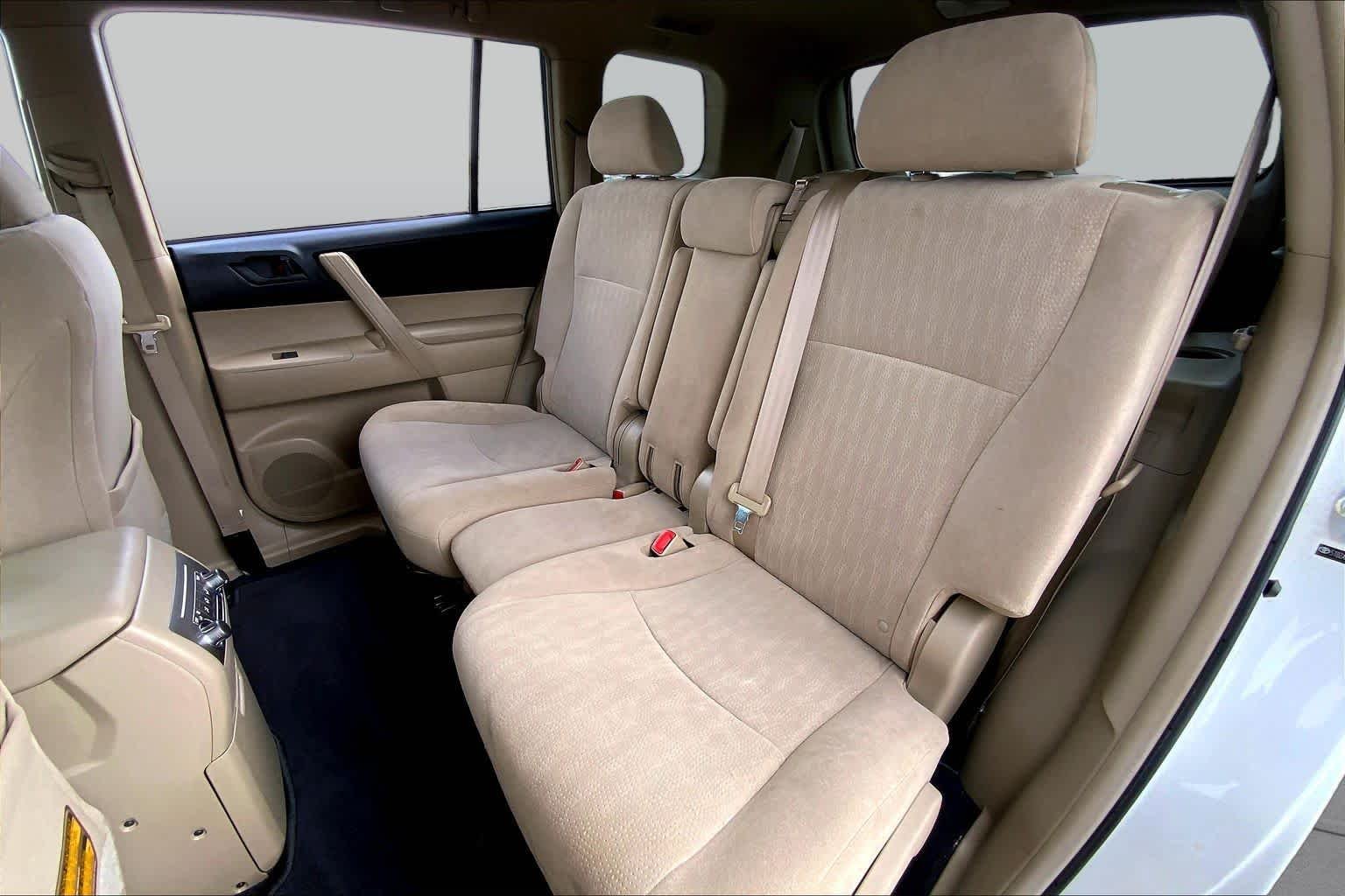 Used 2012 Blizzard Pearl Toyota  image 20