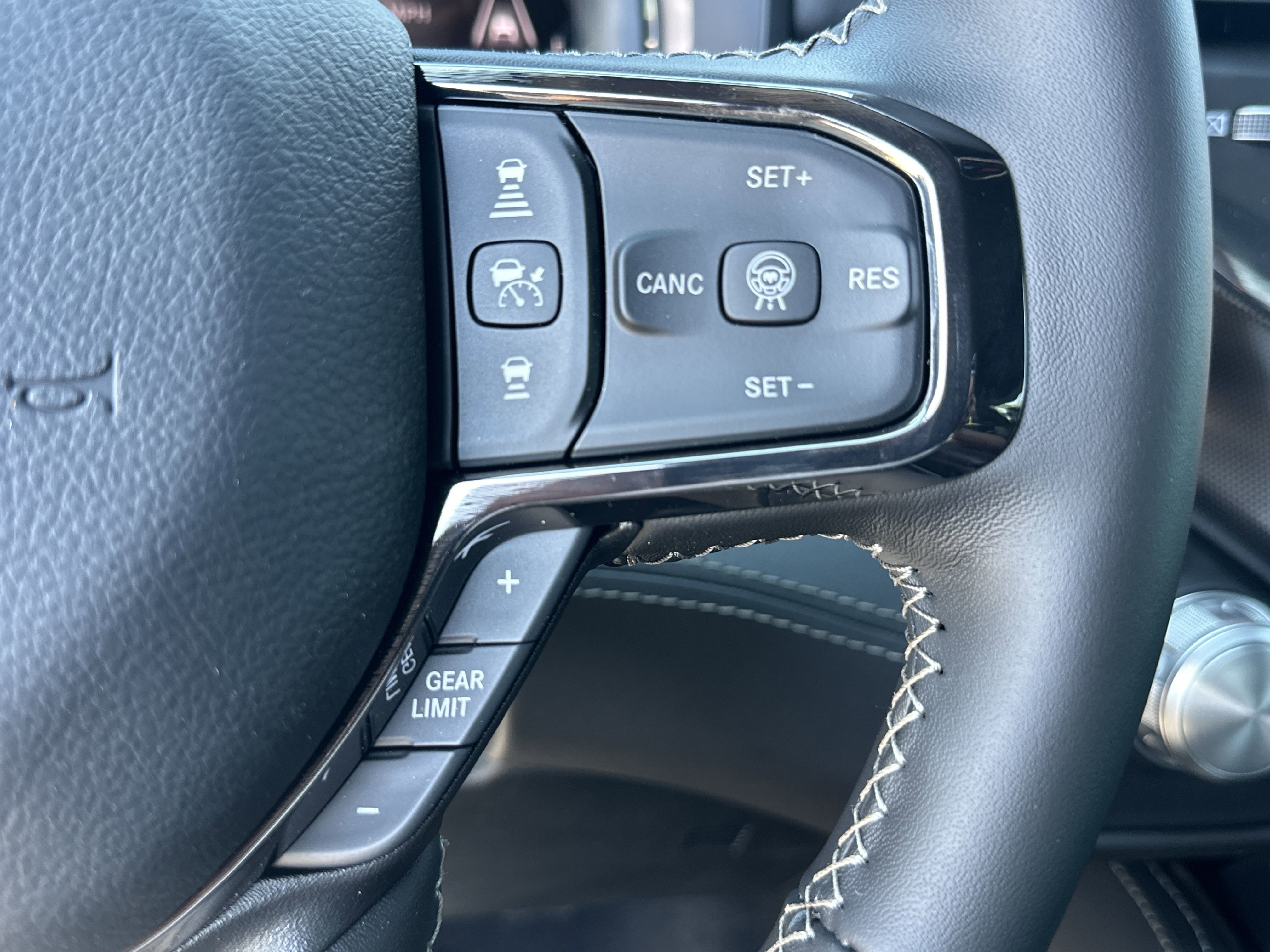 2025 RAM 1500 Limited - Photo 32