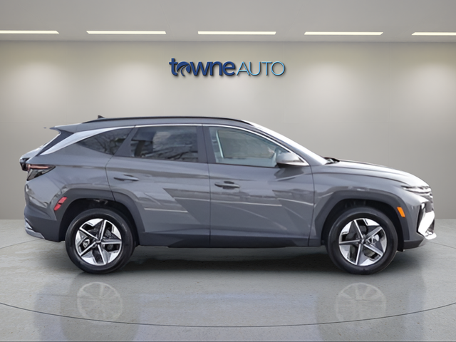 Used 2025 Hampton Gray Hyundai SEL Convenience image 6