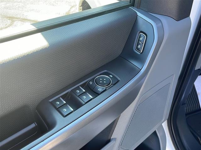 Certified Used 2022 Oxford White Ford XLT image 44