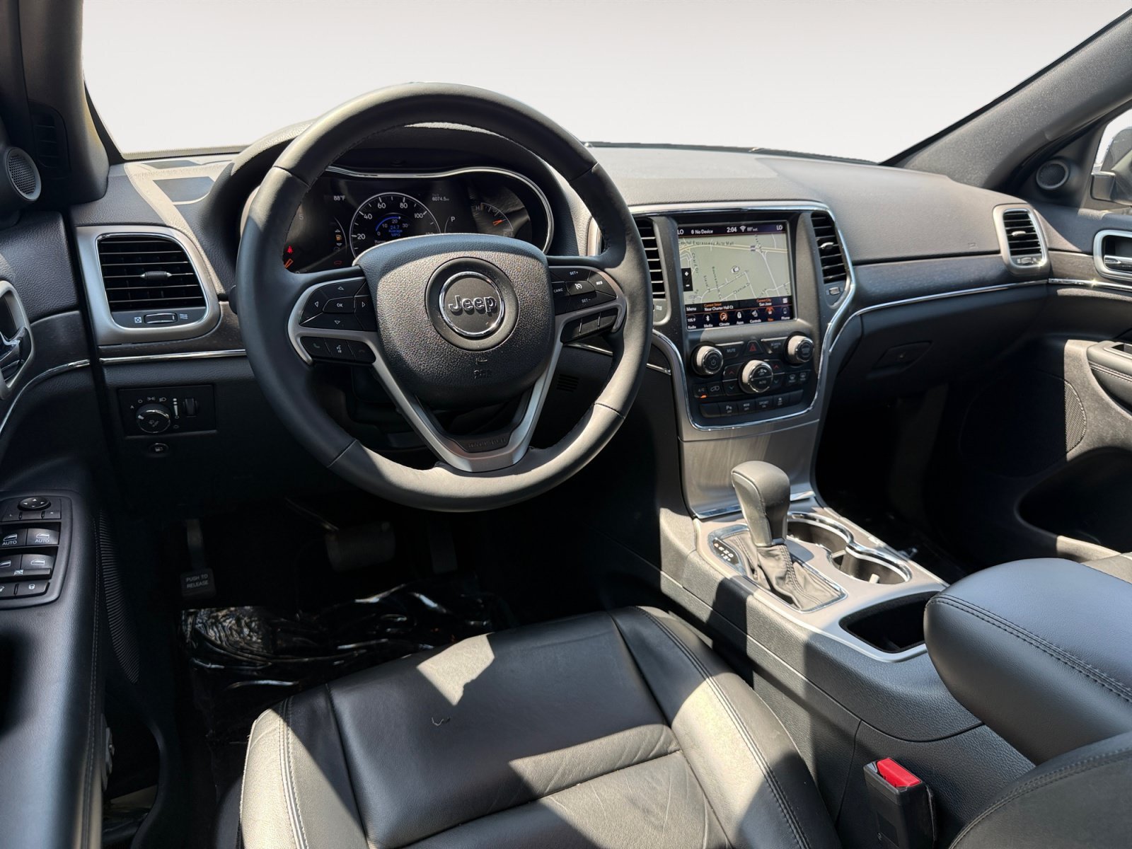 Used 2018 Crystal Metallic Jeep Limited image 15