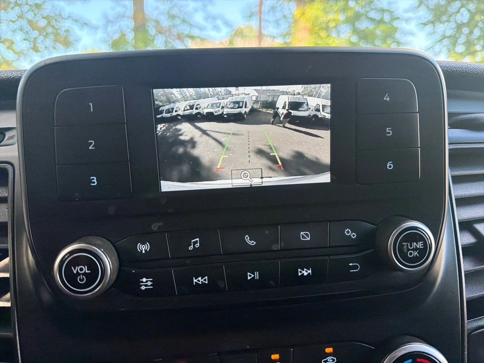 Used 2020 Oxford White Ford T250 MED ROOF image 19