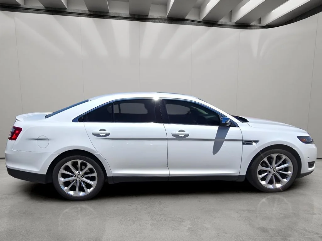 Used 2016 White Platinum Metallic Tri-Coat Ford Limited image 12