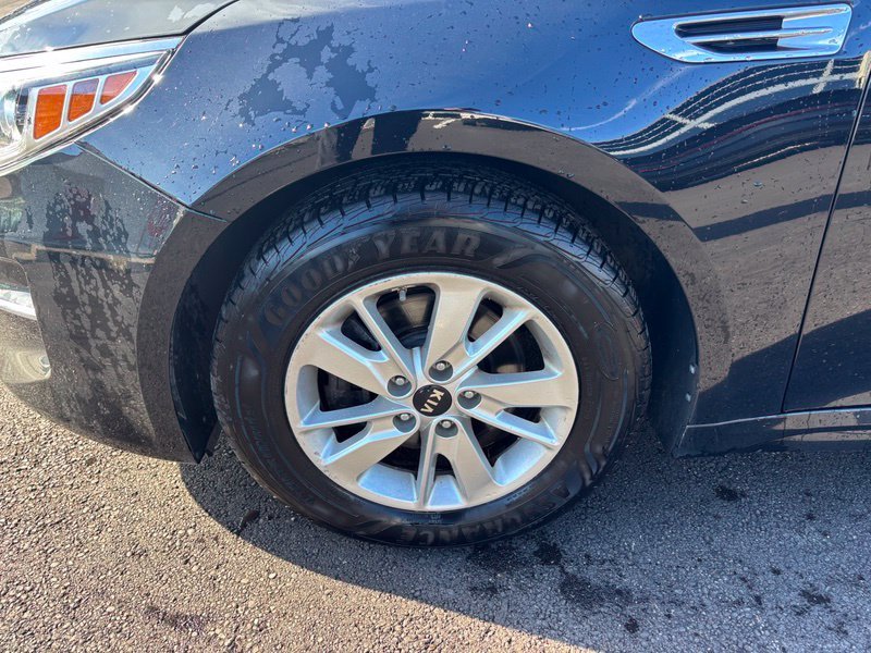 Used 2018 Black Kia LX image 17