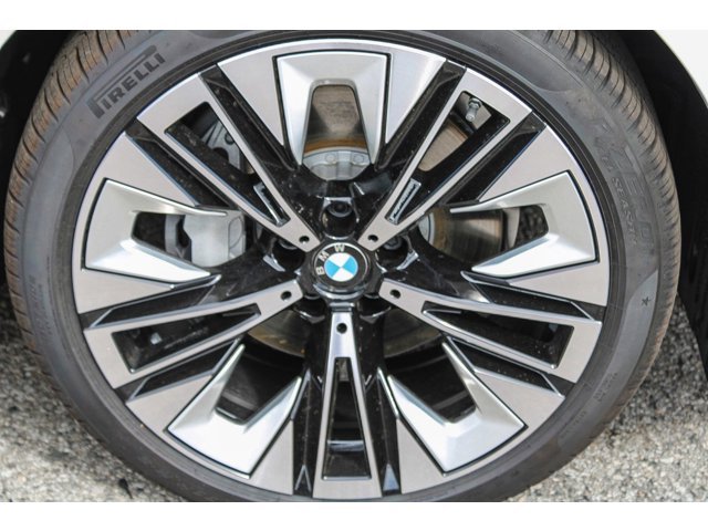 New 2026 Mineral White Metallic BMW eDrive40 image 10