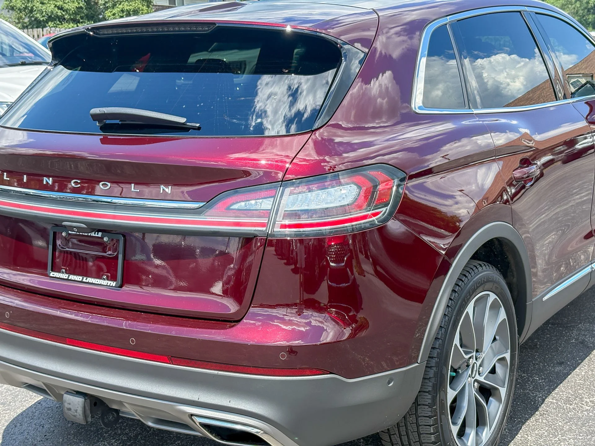 Used 2022 Red Lincoln Reserve image 19