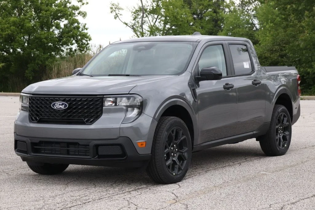 New 2026 Carbonized Gray Metallic Ford XLT image 4