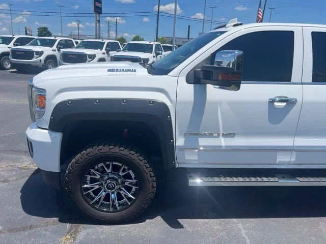 Used 2017 SUMMIT WHITE GMC Denali image 10