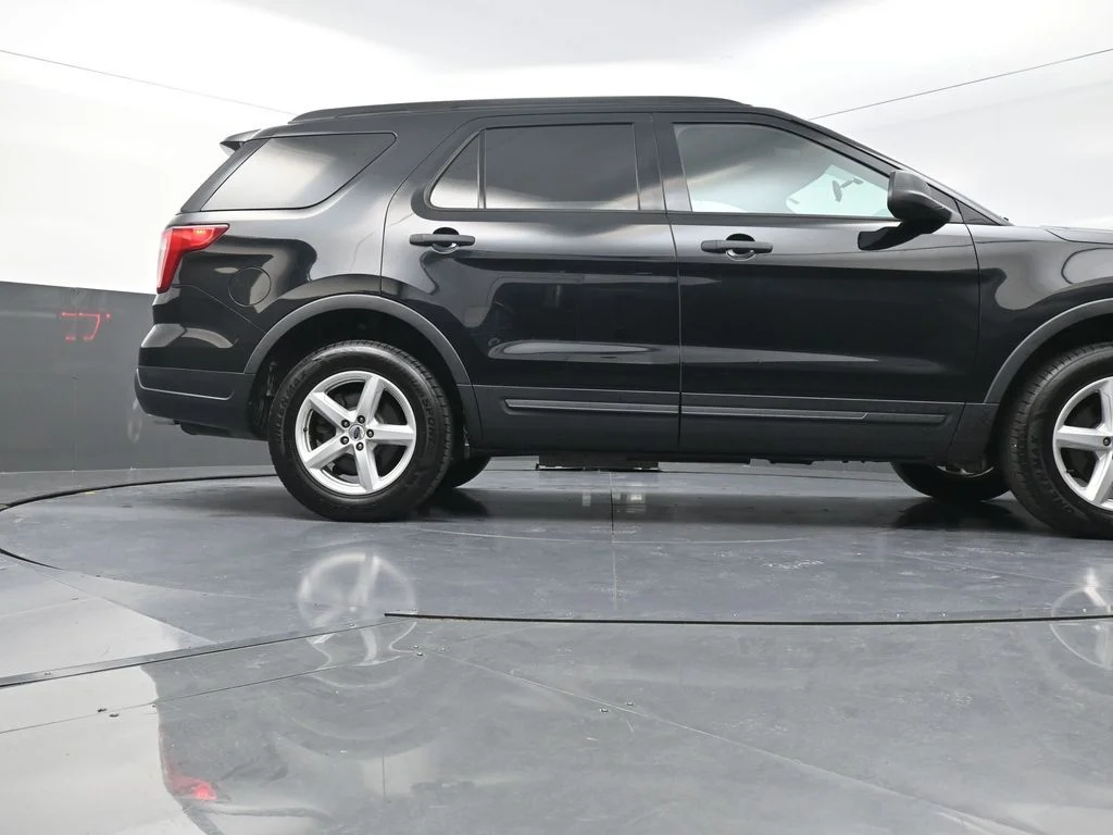 Used 2018 Black Ford Base image 30