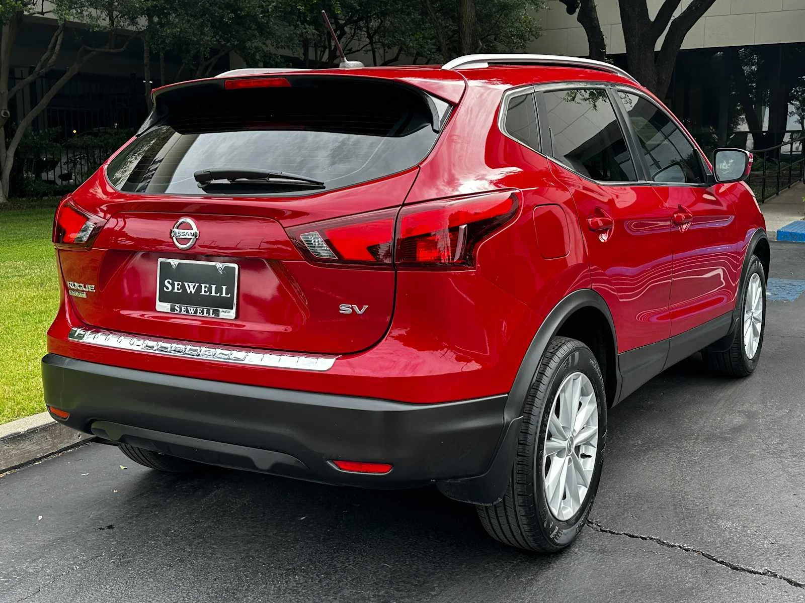 Used 2018  Nissan SV image 4