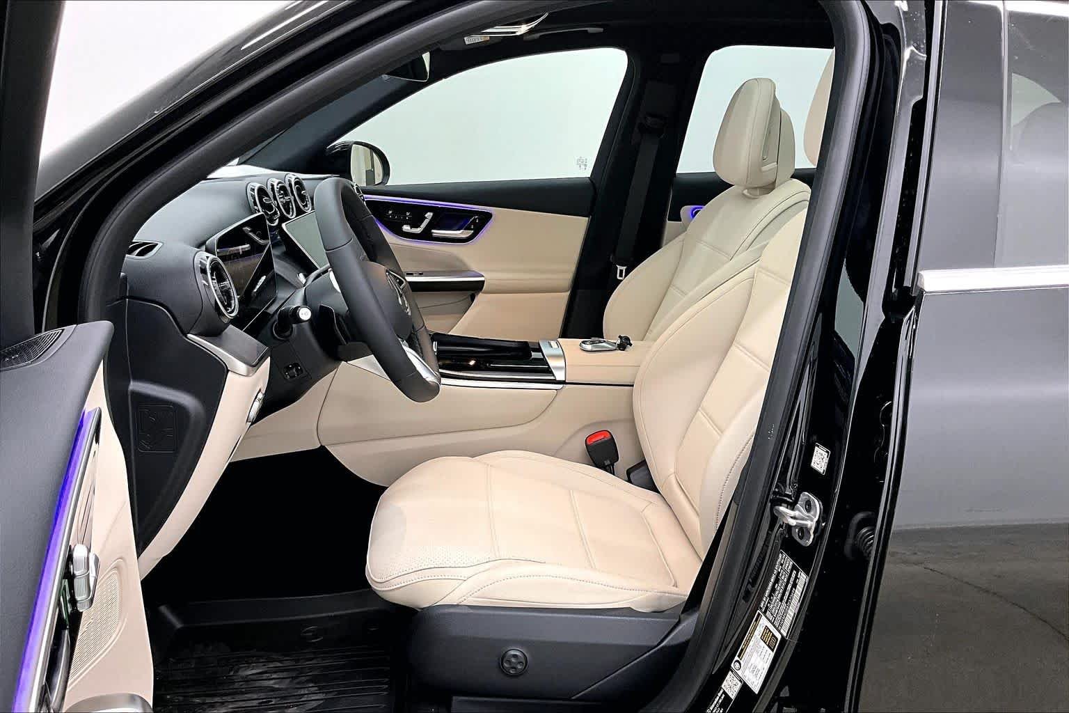 New 2026 Black Mercedes-Benz GLC 300 image 9