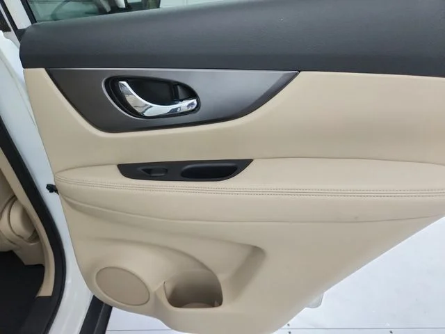 Used 2016 White Nissan SV image 39