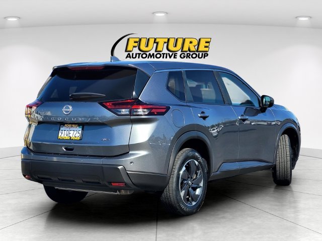 Used 2025 Gray Nissan SV image 4