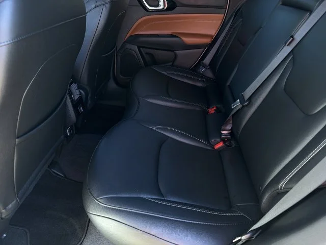 Used 2025 White Jeep Limited image 19