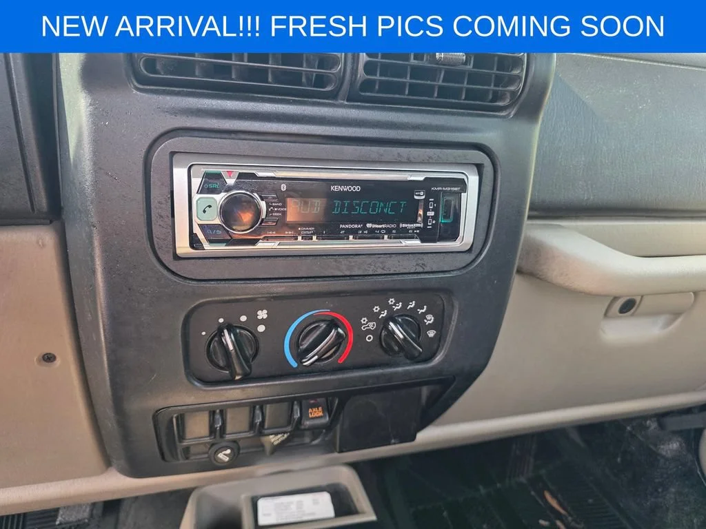 Used 2006  Jeep Rubicon image 9