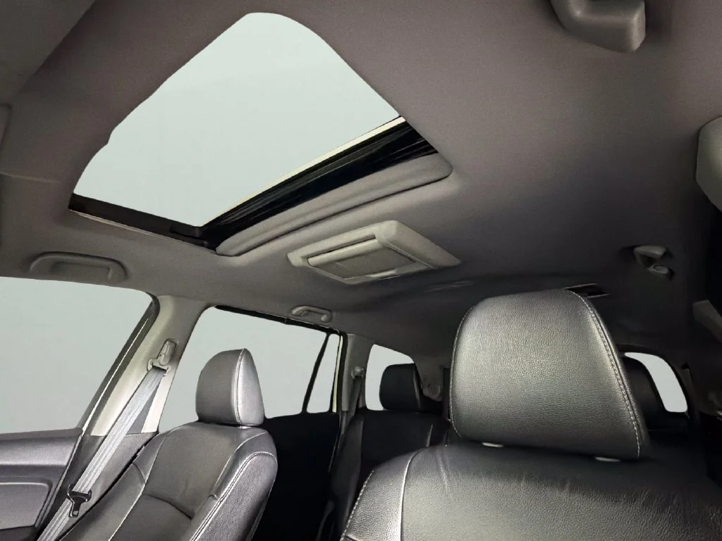 Used 2018 White Honda Touring image 26