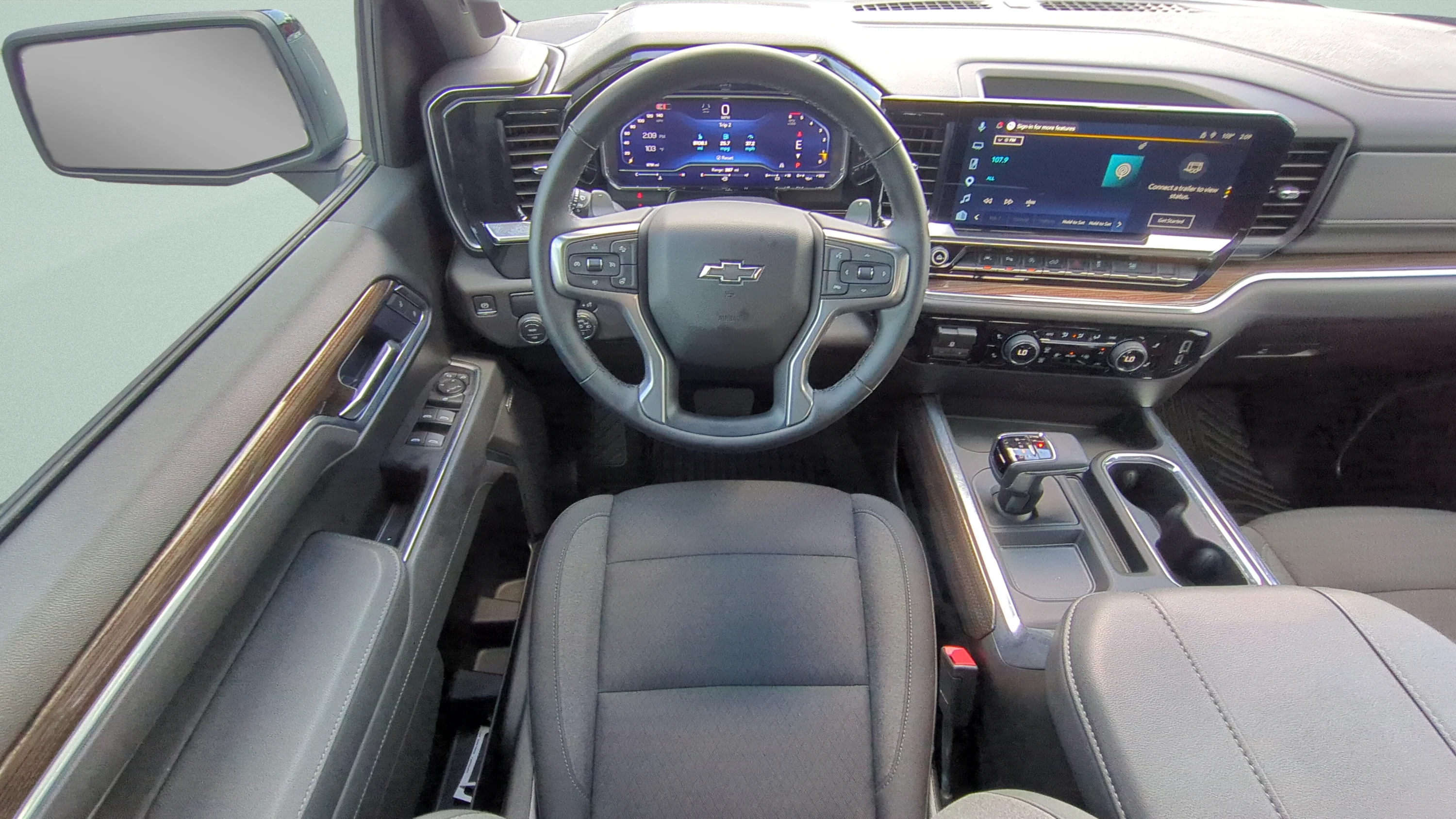 Used 2025 Summit White Chevrolet RST image 11