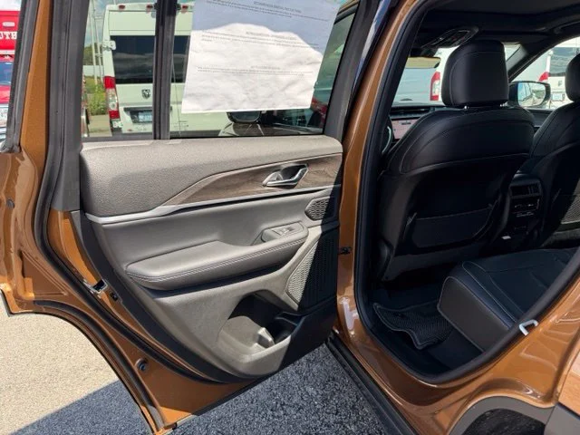 New 2027 Orange Jeep Limited image 10