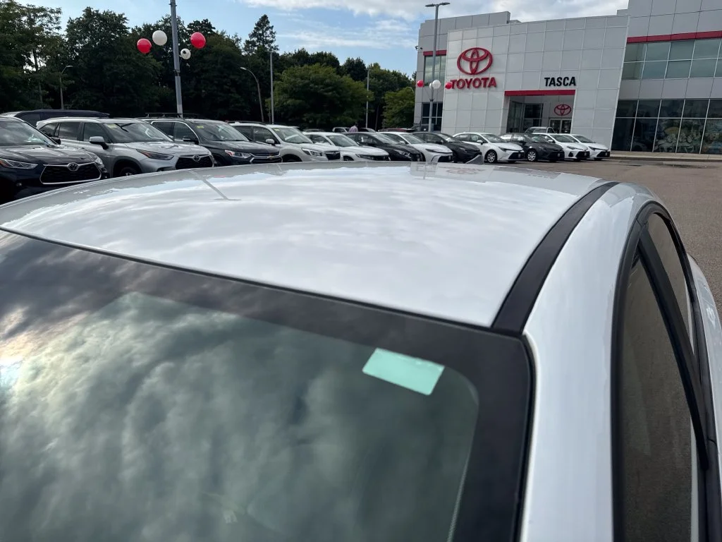 Used 2024 White Kia LXS image 43