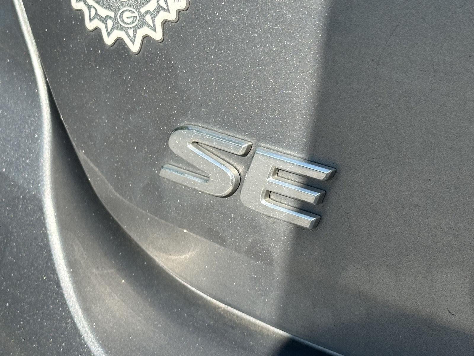 Used 2018 Machine Gray Hyundai SE image 10
