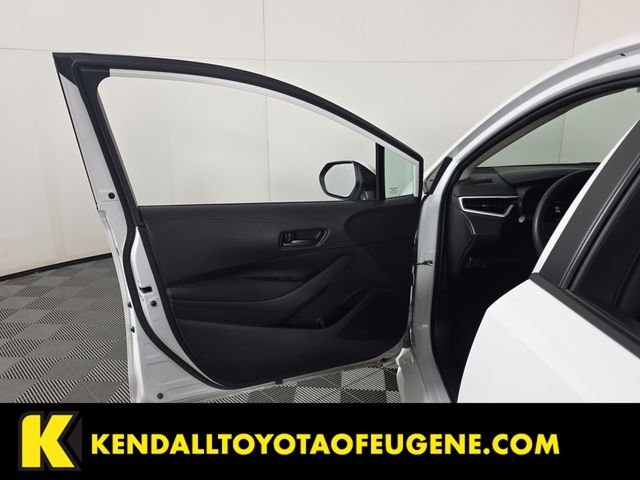 Used 2024 White Toyota LE image 19