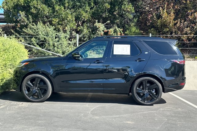 Certified Used 2025 Black Land Rover Dynamic SE image 2