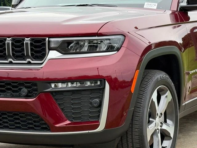 New 2026 Velvet Red Pearl-Coat Exterior Paint Jeep Limited image 11