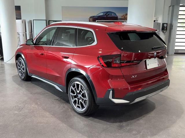 New 2026 Vegas Red Metallic BMW xDrive28i image 5