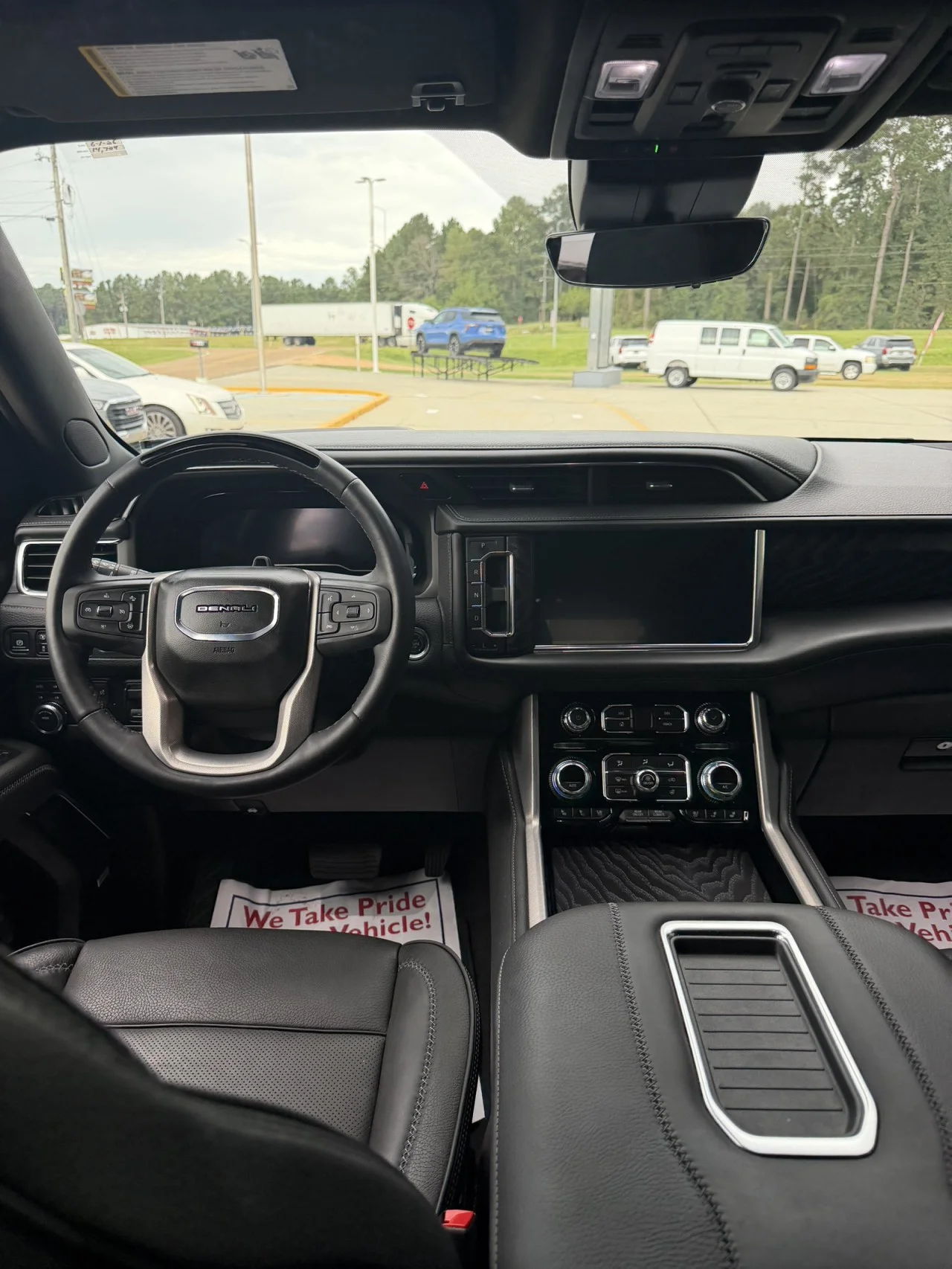 Used 2024 Onyx Black GMC Denali image 14