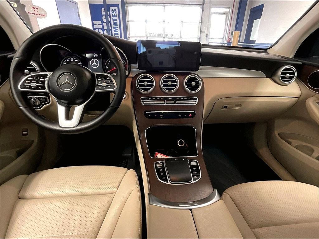 Used 2021 White Mercedes-Benz GLC 300 image 21