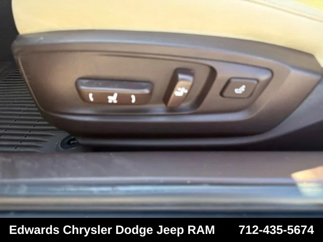 Used 2016 Beige Lexus 350 image 13