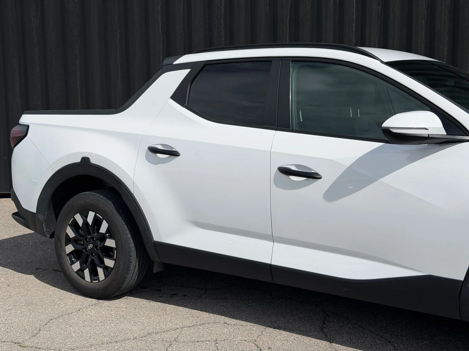 Used 2025 White Hyundai SEL image 5
