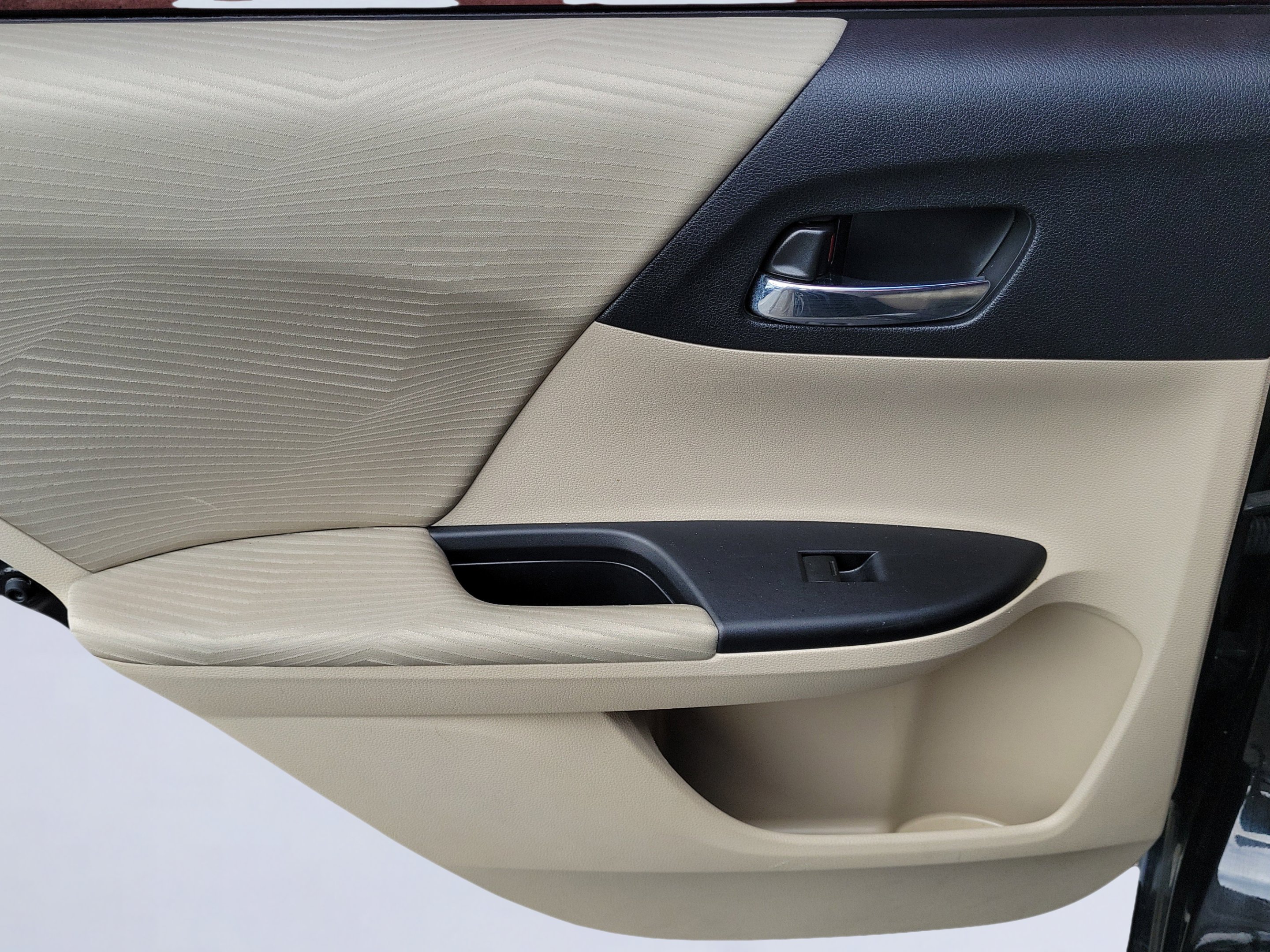 Used 2016 Black Honda LX image 8