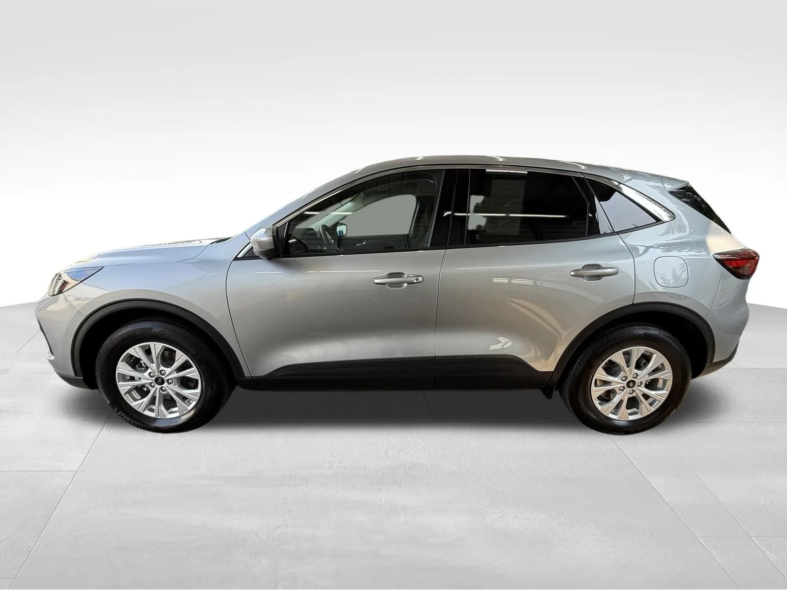 Used 2023 Silver Ford Active image 9
