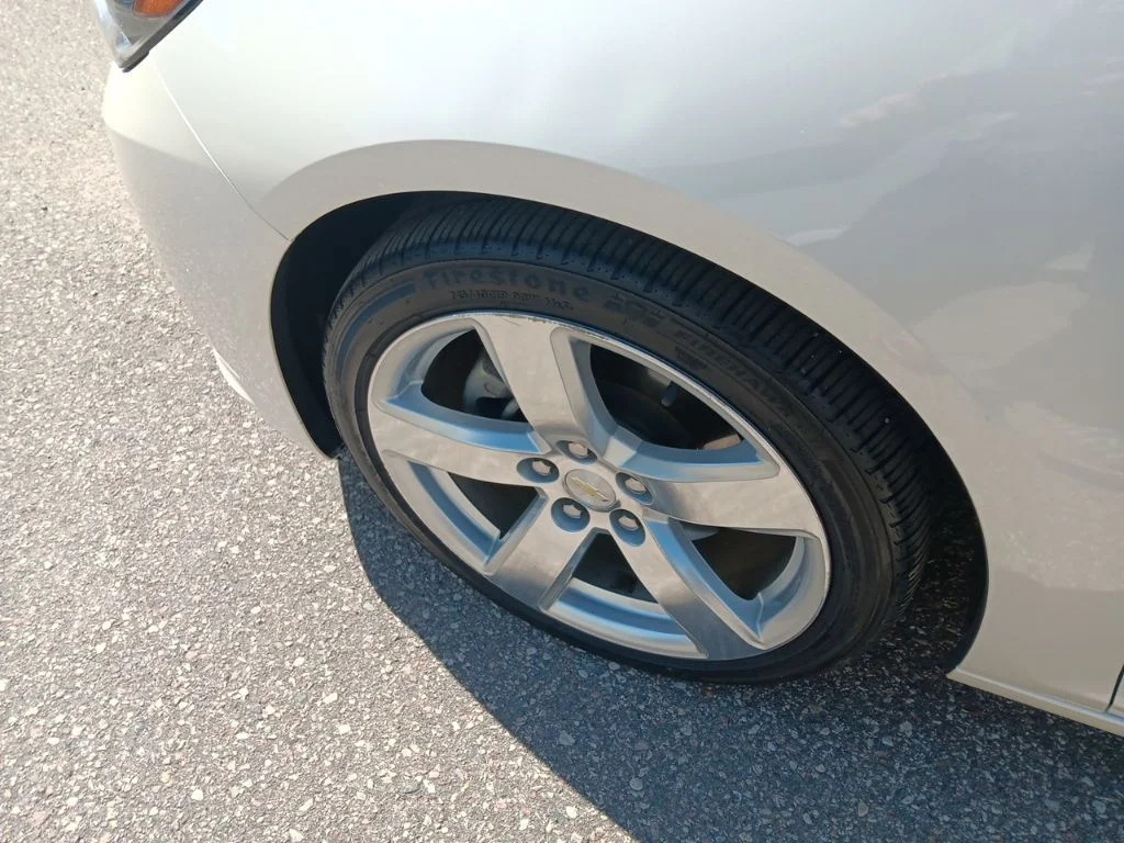 Used 2013 White Diamond Tricoat Chevrolet LTZ image 12