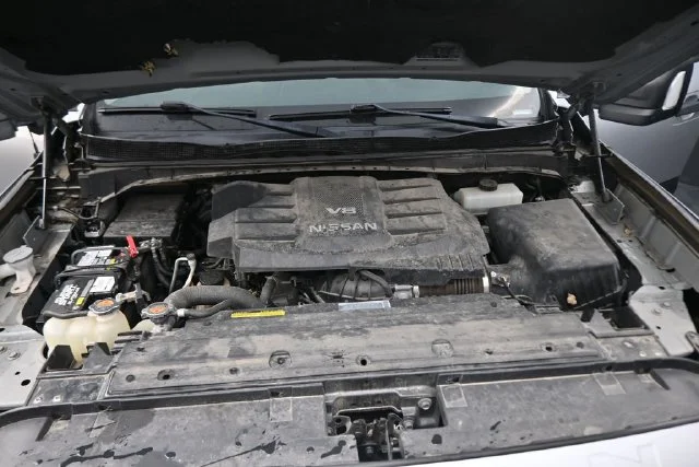 Used 2018 Silver Nissan PRO-4X image 12