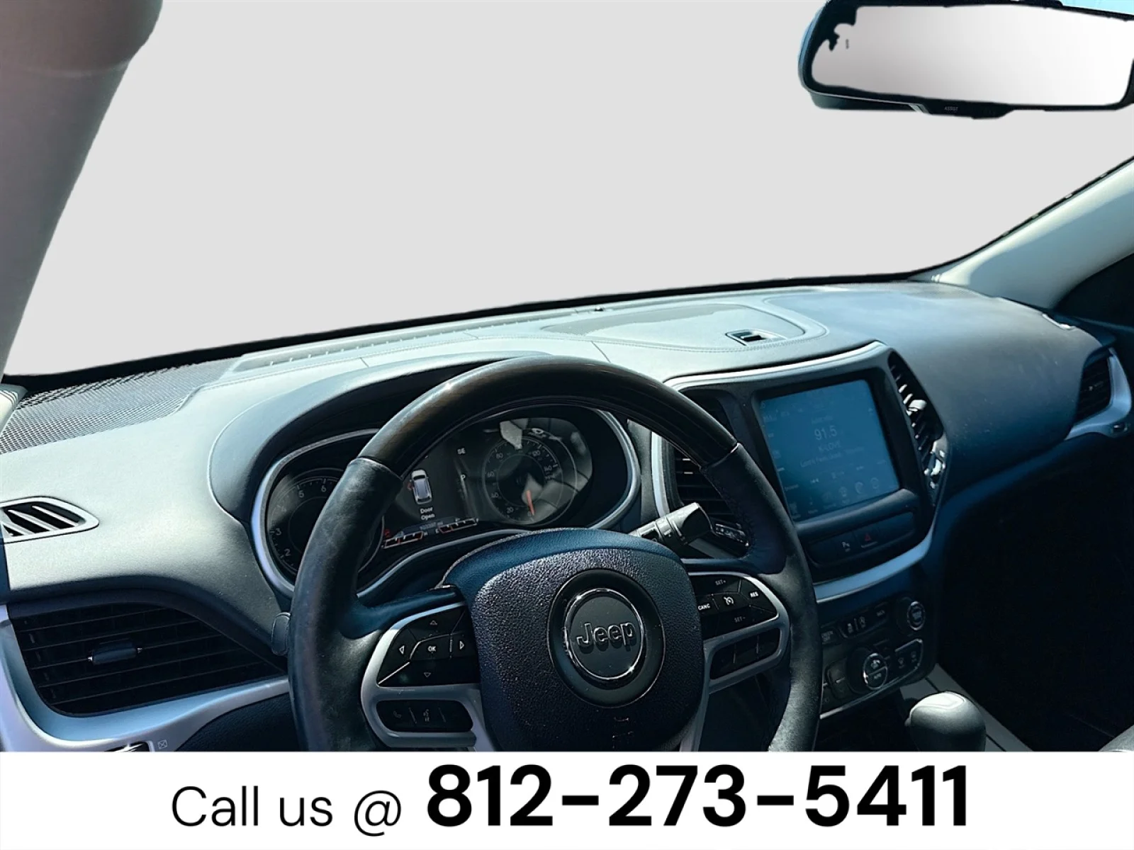 Used 2017  Jeep Overland image 9