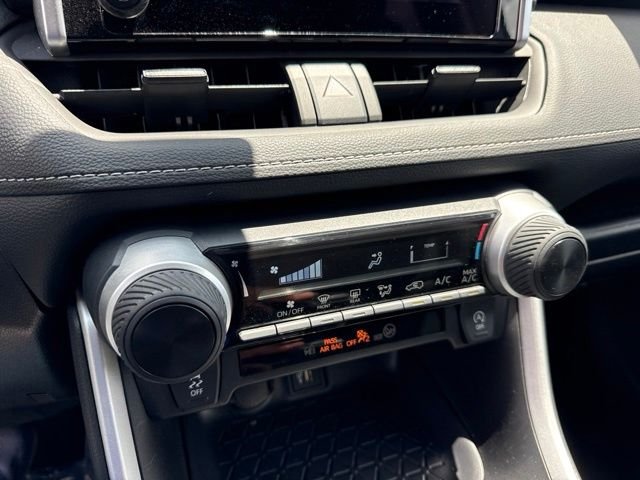 2025 Toyota RAV4 LE - Photo 23