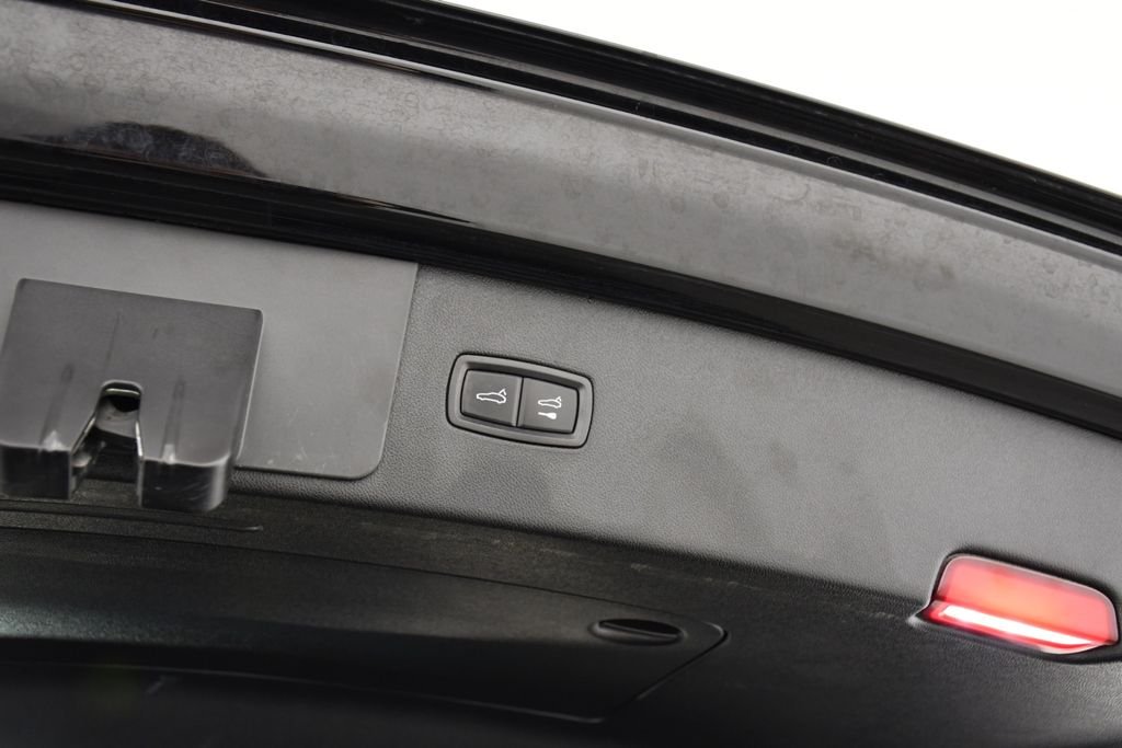 Used 2022 Black Porsche Platinum Edition image 25