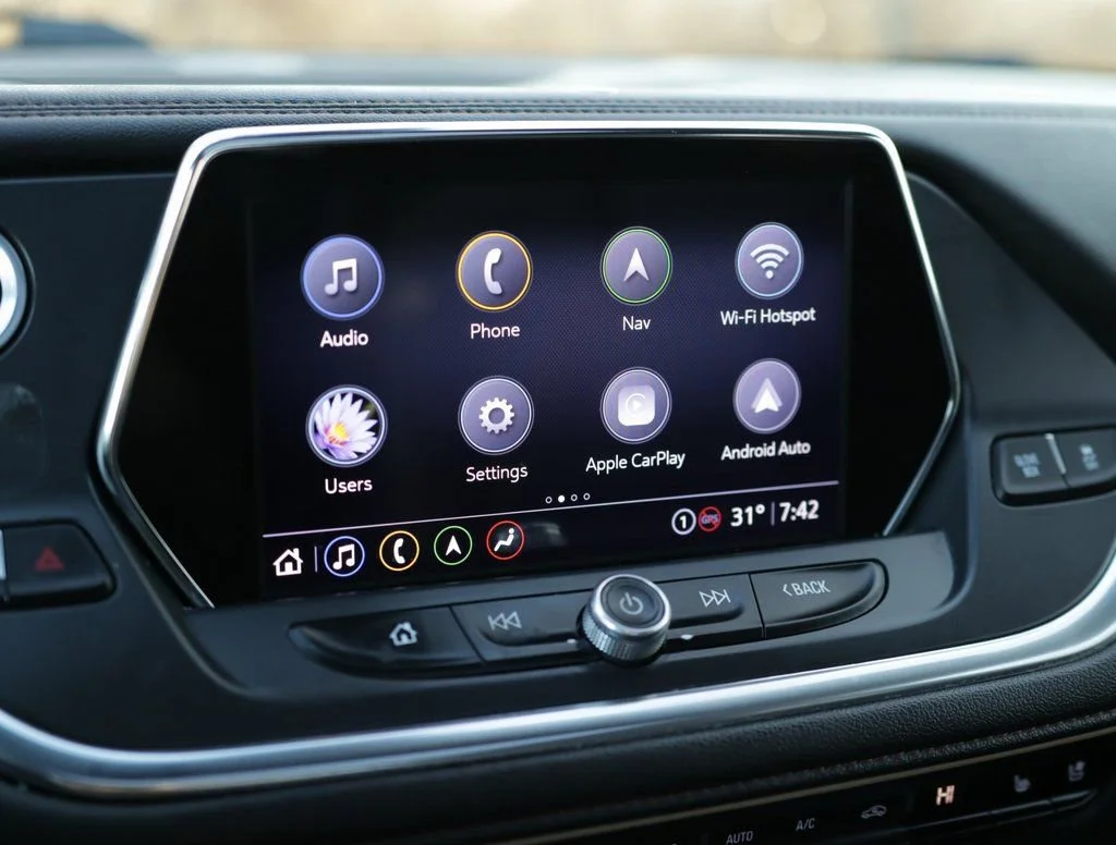 Used 2022 Iridescent Pearl Tricoat Chevrolet Premier image 13
