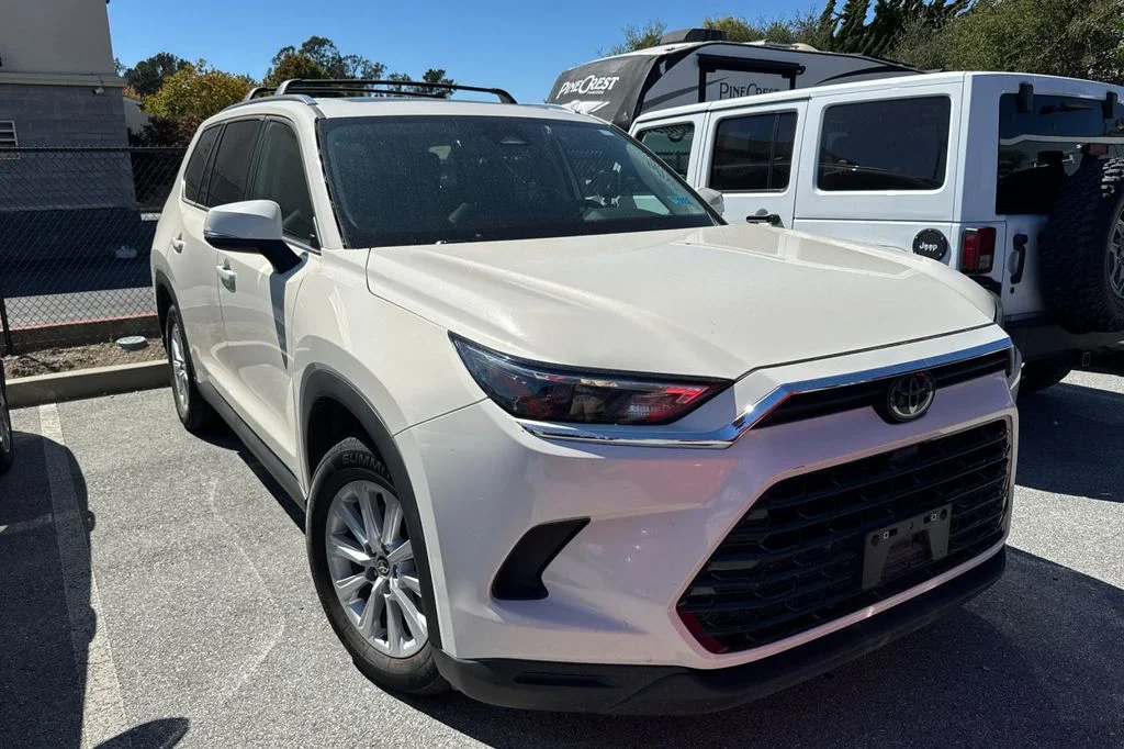 Used 2024 Coastal Cream Toyota XLE image 2