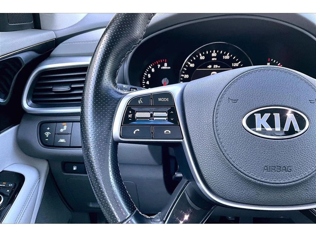 Used 2020 Imperial Blue Kia SX V6 image 18
