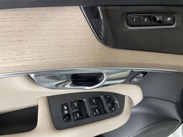 2026 Volvo XC90 Plus - Photo 16