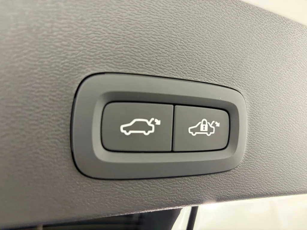 2026 Volvo XC40 Ultra - Photo 38