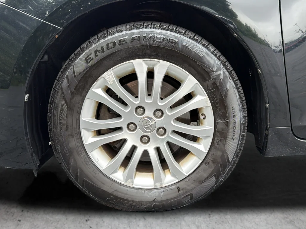 Used 2016 Black Toyota XLE image 44